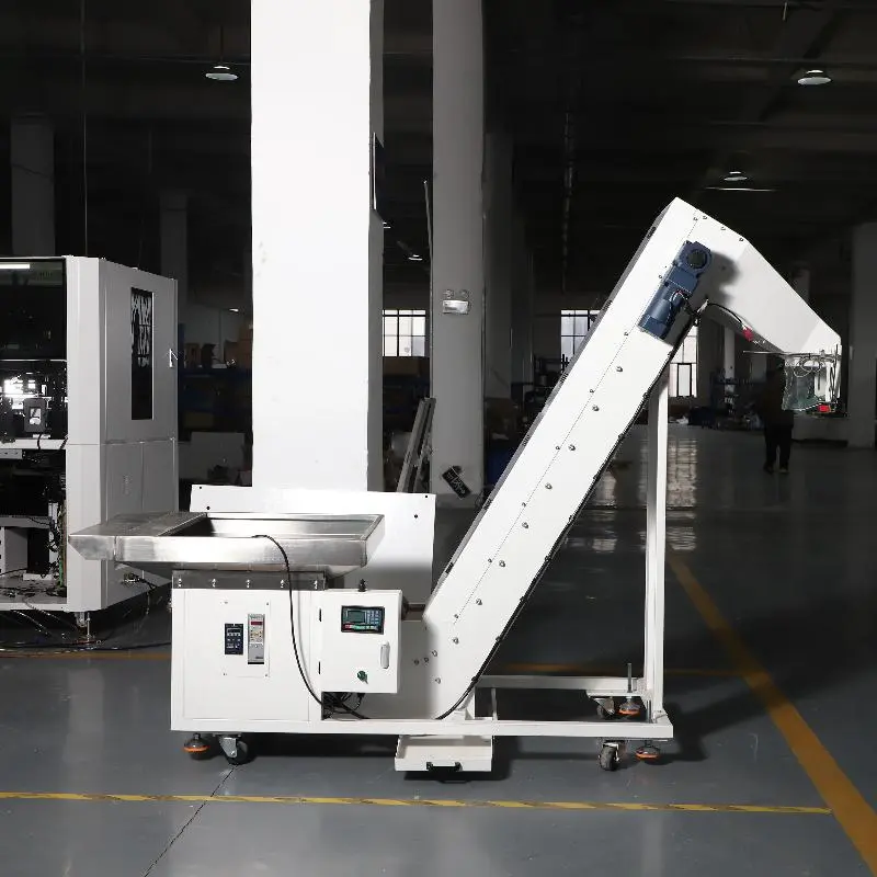 Macchina automatica per il conteggio e l'imballaggio visivo di dadi svasati Macchina automatica per il conteggio e l'imballaggio visivo di dadi svasati